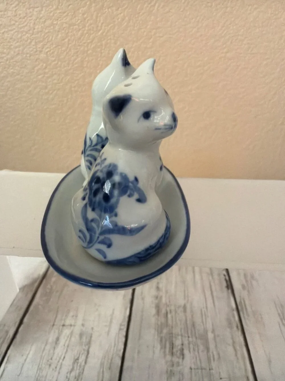Set of 2 Vintage Cat & Bunny Salt Pepper Shaker Sets w/Matching Underplate 1970s - Picture 4 of 15